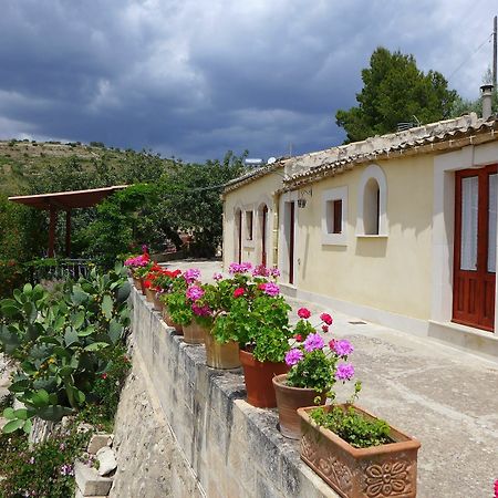 La Suma Sumalia Bed and Breakfast Noto Exteriör bild