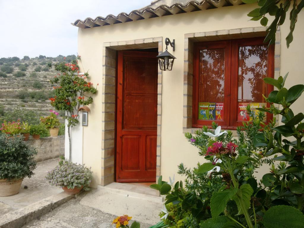 La Suma Sumalia Bed and Breakfast Noto Exteriör bild