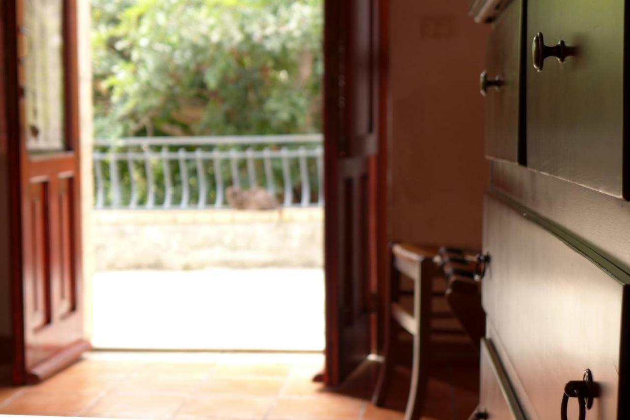 La Suma Sumalia Bed and Breakfast Noto Exteriör bild