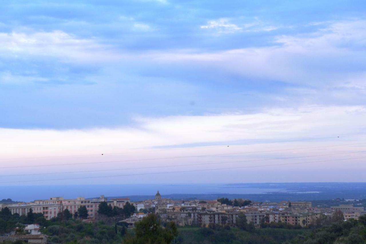 La Suma Sumalia Bed and Breakfast Noto Exteriör bild